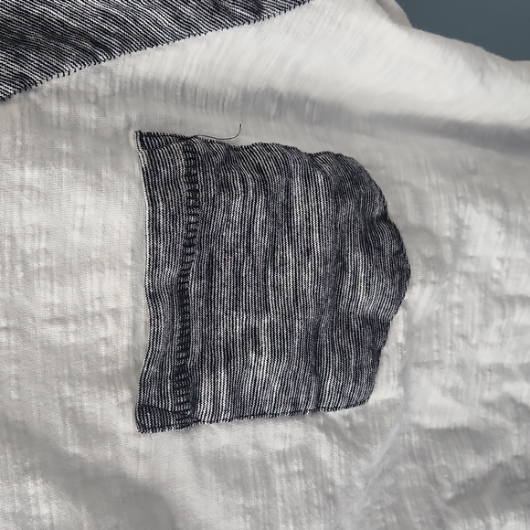 White and Gray 3 button collar front pocket t-shirt - Picture 4 of 5